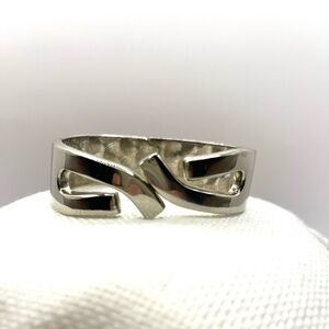 Bracelet Contemporary Style Big Bold hinged Clapper-style silver plated cuff